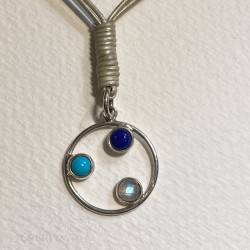Silver necklace with a circle