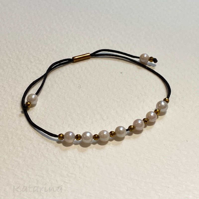 Pearl bracelet