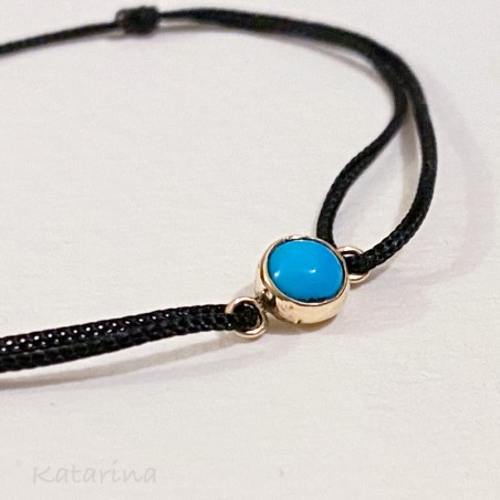 Gold bracelet with turquoise