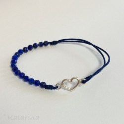 Silver bracelet with lapis lazuli