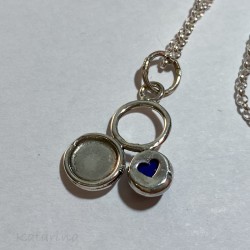 Silver necklace with lapis lazuli