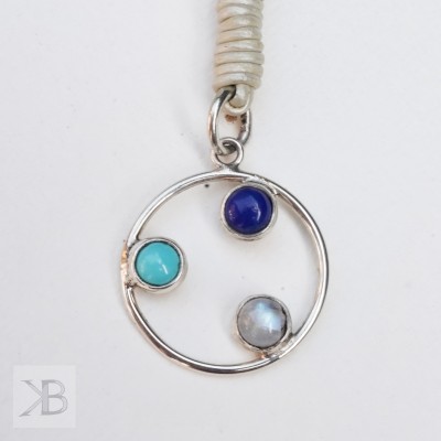 Silver necklace with a circle