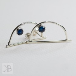 Srebrne kolczyki z niebieskim agatem