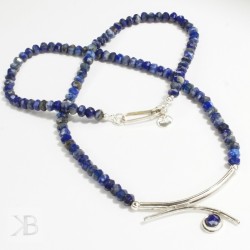 Srebrny naszyjnik z lapisu...